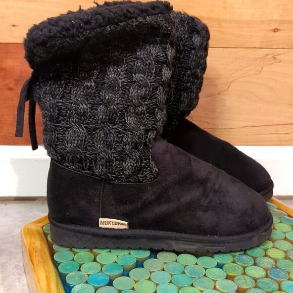 SIZE 7 muk luks cozy knit boots - Picture 1 of 5